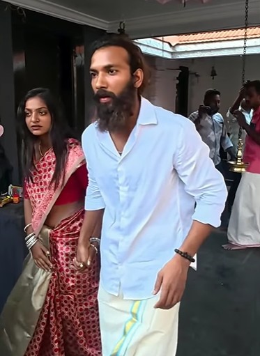 द केरल स्टोरी पार्ट-3 आ गया है... महाकुंभ की मोनालिसा पर इस एक्ट्रेस ने कसा तंज, बोलीं- बिना परिवार की सहमति के शादी की