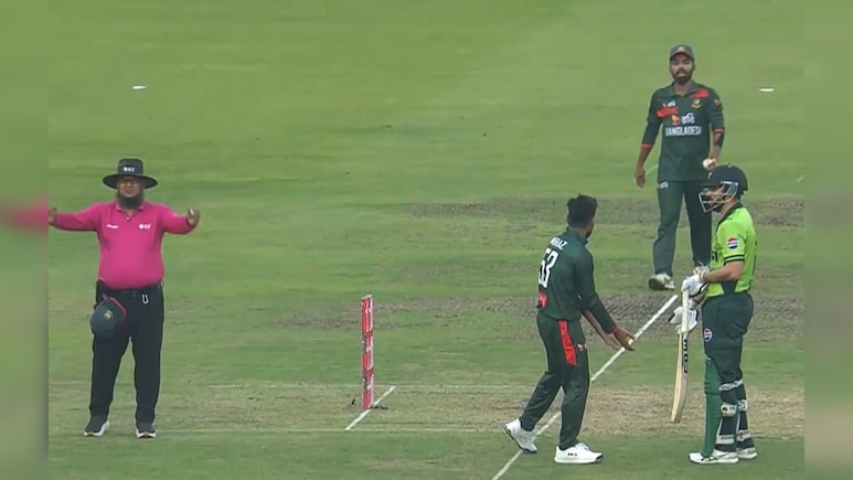 PAK vs BAN: दोस्त बनने चले थे आगा सलमान, दगा कर गए बांग्लादेशी कप्तान, फिर हुआ विचित्र रन आउट, VIDEO