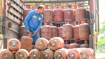 Commercial LPG Prices Hiked By Rs 195.5 Amid US-Iran War