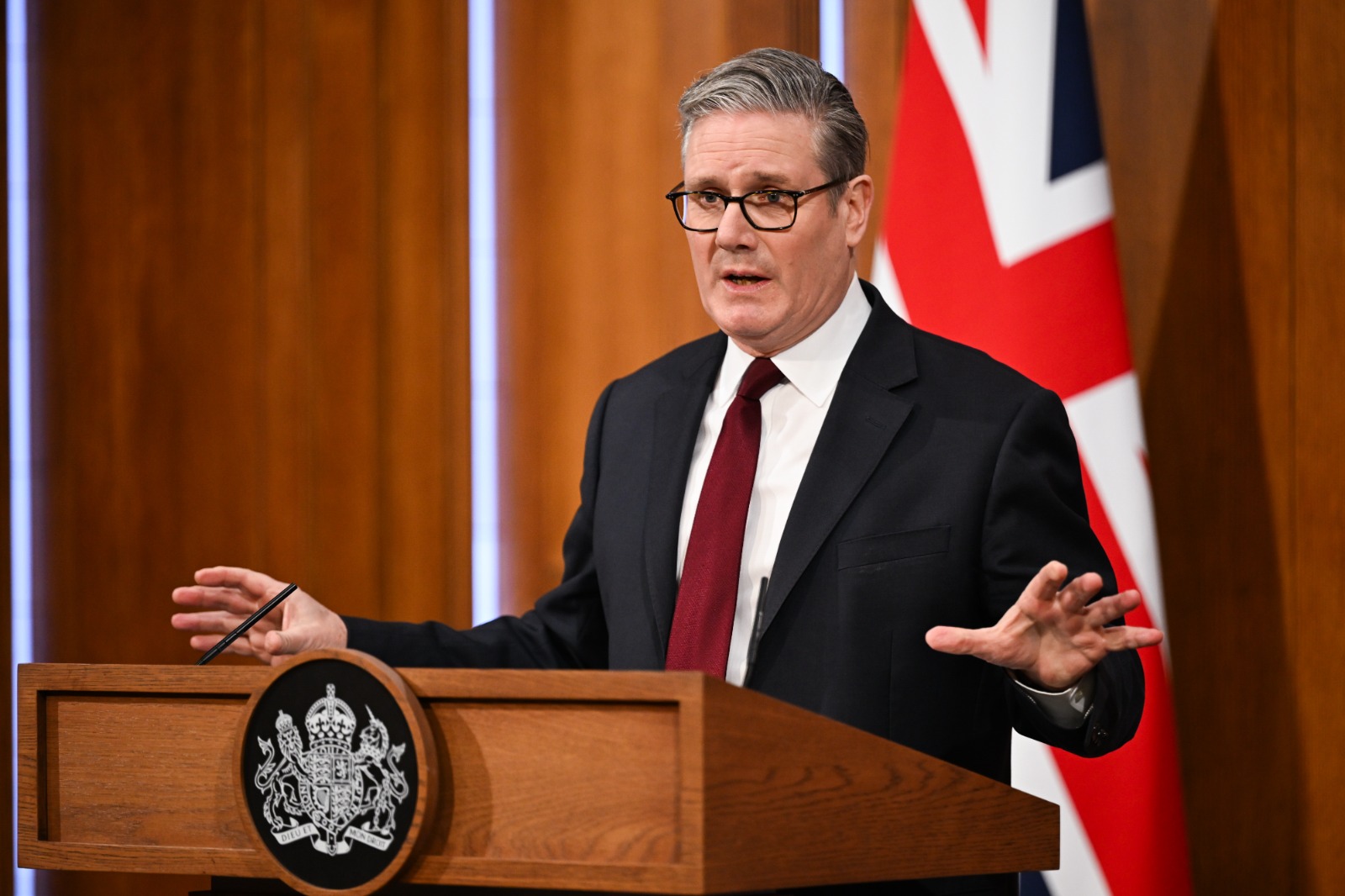 ब्रिटिश पीएम ने मेंडेलसन को ब्रिटेन का राजदूत नियुक्त करने में अपनी गलती स्वीकार की, इस्तीफे की मांग को खारिज