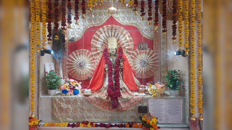 Sheetala Saptami 2026: आज है शीतला सप्तमी, जानें शीतला माता की संपूर्ण पूजा ​विधि, कथा और आरती