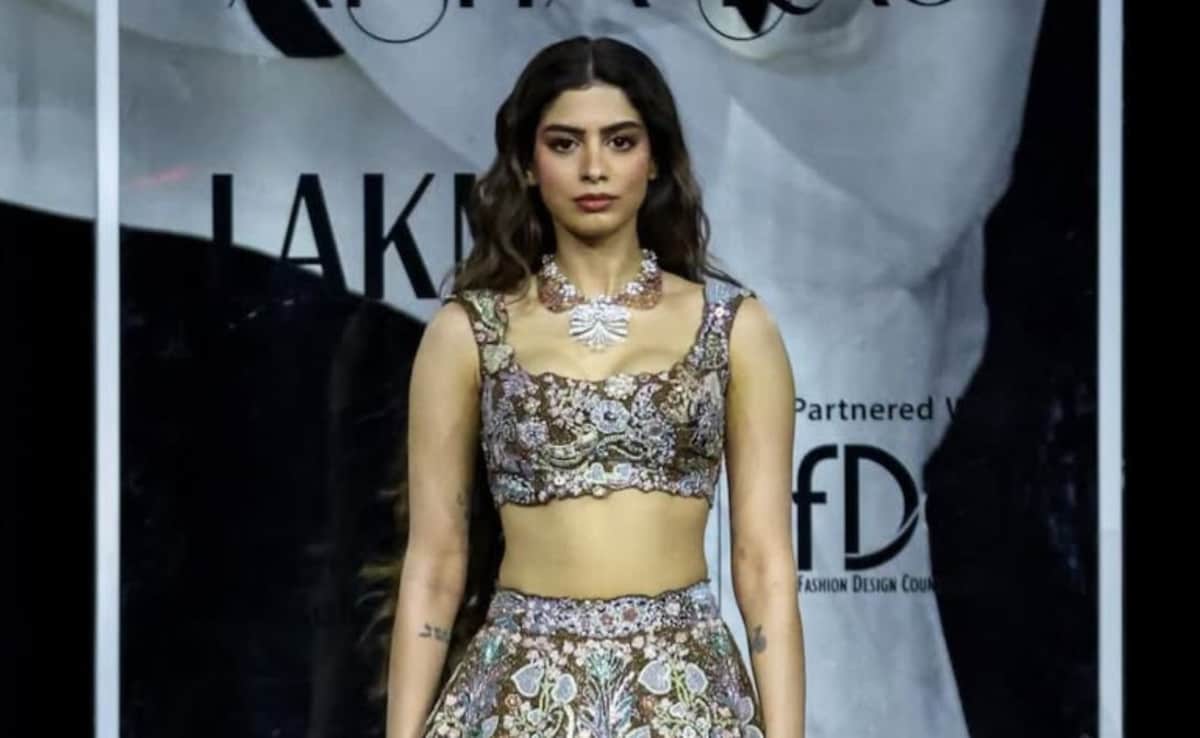 Khushi Kapoor Stuns In Aisha Rao Lehenga And Diamond-Sapphire Necklace At Lakme Fashion Week