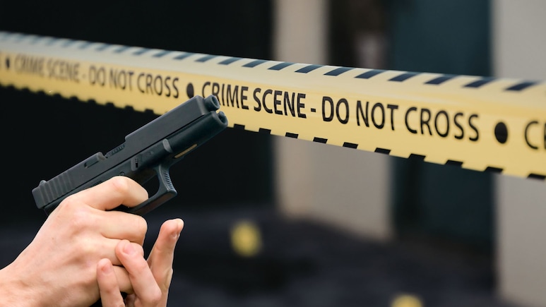 Pune News: मस्करी अंगलट आली! अल्पवयीन मुलावर पिस्तुल रोखलं, चुकून गोळी सुटली अन्... पुण्यात भयंकर घडलं!