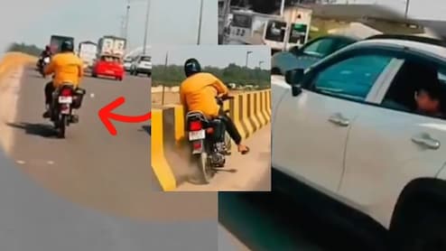 खतरनाक घटना के वायरल वीडियो पर दिल्ली पुलिस का एक्शन, चलती कार से बच्चे ने बाइक सवार पर फेंके गुब्बारे