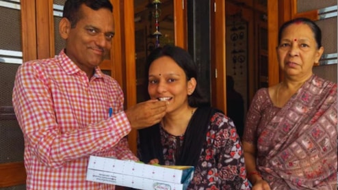 Anamika Mishra Success Story: अयोध्या की बेटी अनामिका मिश्रा बनीं डिप्टी कलेक्टर, UPPSC में  हासिल की चौथी रैंक