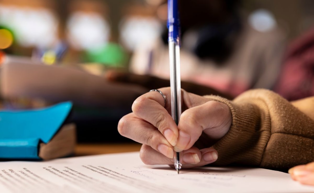 UP Police SI Exam: March 14-15 Schedule, Documents, Instructions And 'Prohibited Items'