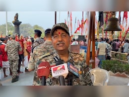 नक्सलियों के खात्मे को लेकर दंतेवाड़ा में हाई लेवल बैठक, DGP अरुण देव गौतम बोले-सरेंडर ही आखिरी विकल्प