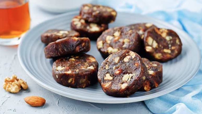 Eid 2026 Healthy Recipe: मीठा भी, हेल्दी भी.. ट्राय करें खजूर के न्यूट्री रोल्स(Dates Roll), बिना चीनी की टेस्टी मिठाई