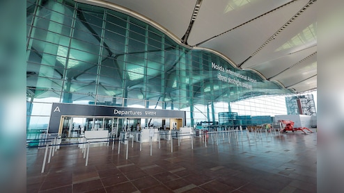 नोएडा के जेवर एयरपोर्ट से फ्लाइट शुरू होने का इंतजार बढ़ा! क्या विदेशी CEO की वजह से फंसा है पेच?