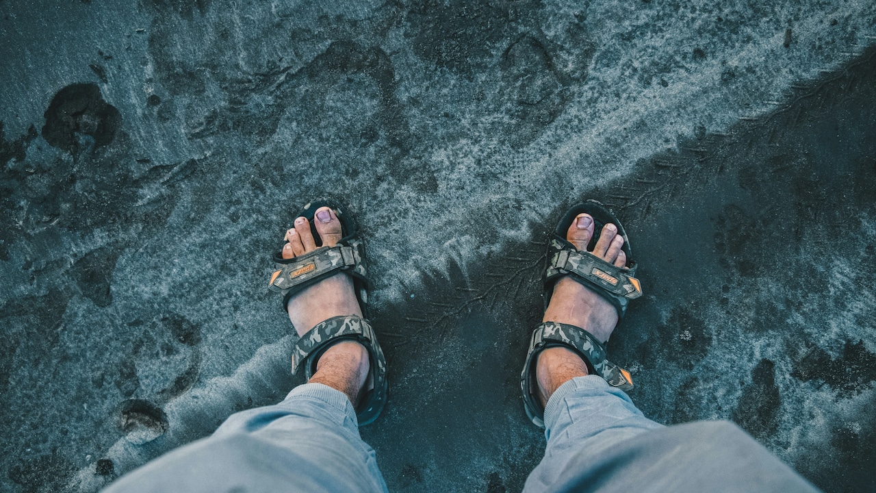 How To Choose Everyday Sandals That Work For Long Hours Of Walking