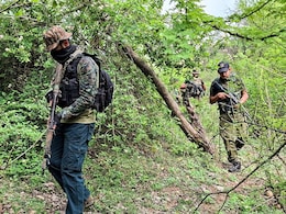 जम्मू-कश्मीर के सांबा में विस्फोट, पुलिस और फोरेंसिक टीम पहुंची