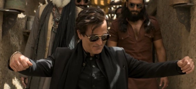 Akshaye Khanna Barely Comes To Mumbai. <i>Dhurandhar</i> Made Him Drive 100 km From Alibaug