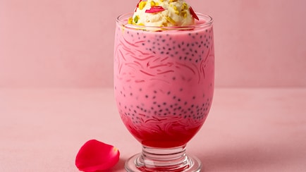 घर पर बनाएं ठंडा-ठंडा रोज फालूदा, गर्मियों में देगा जबरदस्त राहत