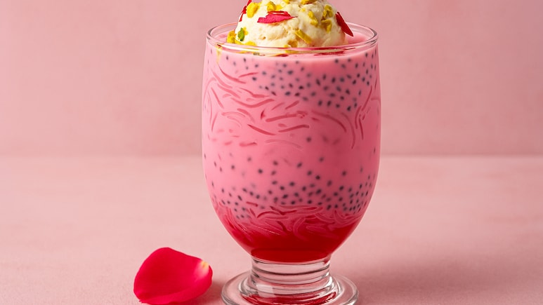 घर पर बनाएं ठंडा-ठंडा रोज फालूदा, गर्मियों में देगा जबरदस्त राहत