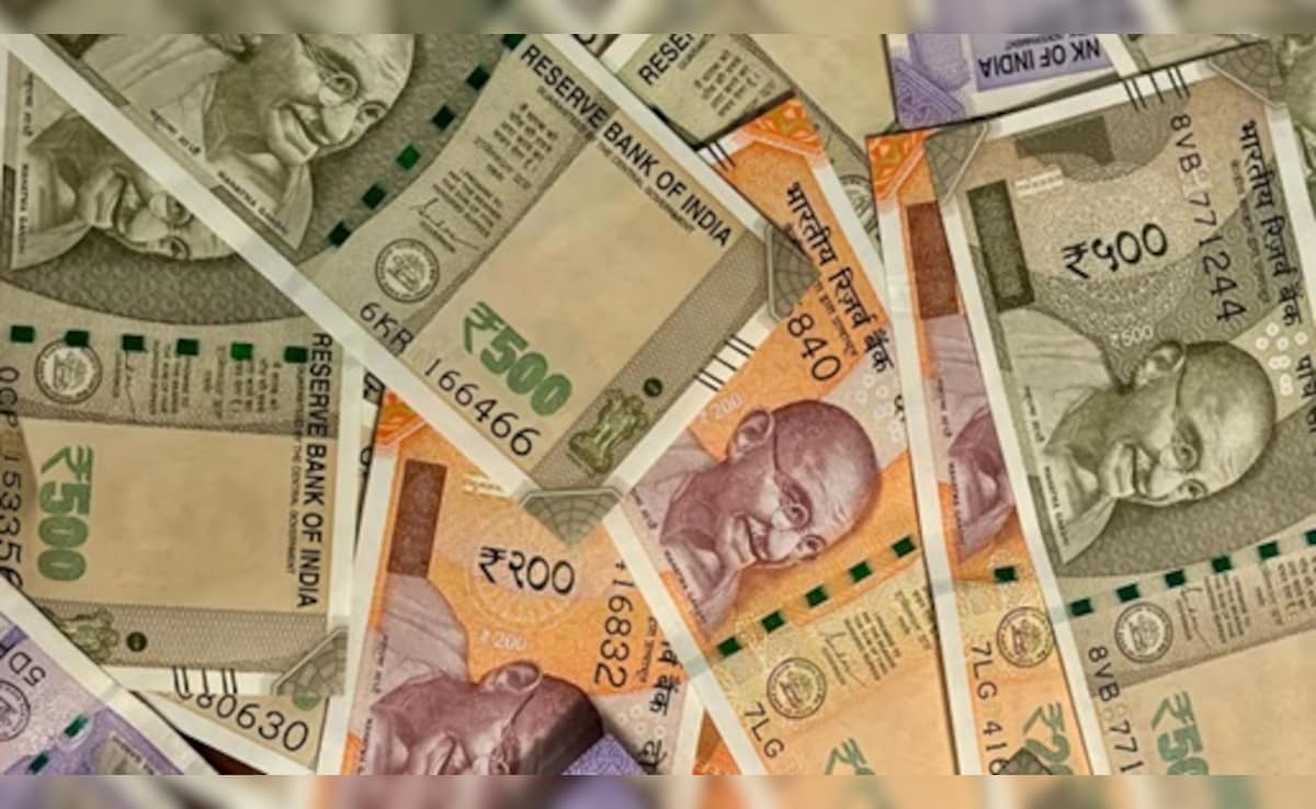 शेयर बाजार के साथ रुपया भी नीचे आया, डॉलर के मुकाबले 94 का लेवल भी पार