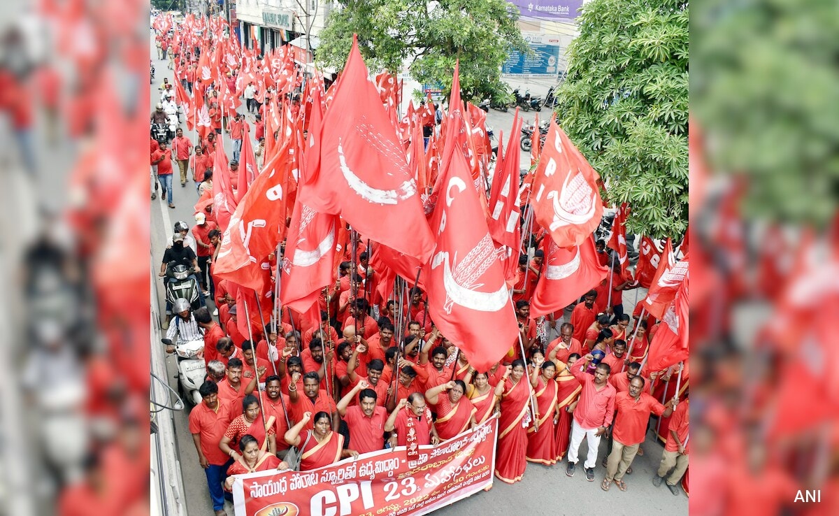 CPI(M) Veteran TK Govindan Quits After Party Fields MV Govindan's Wife