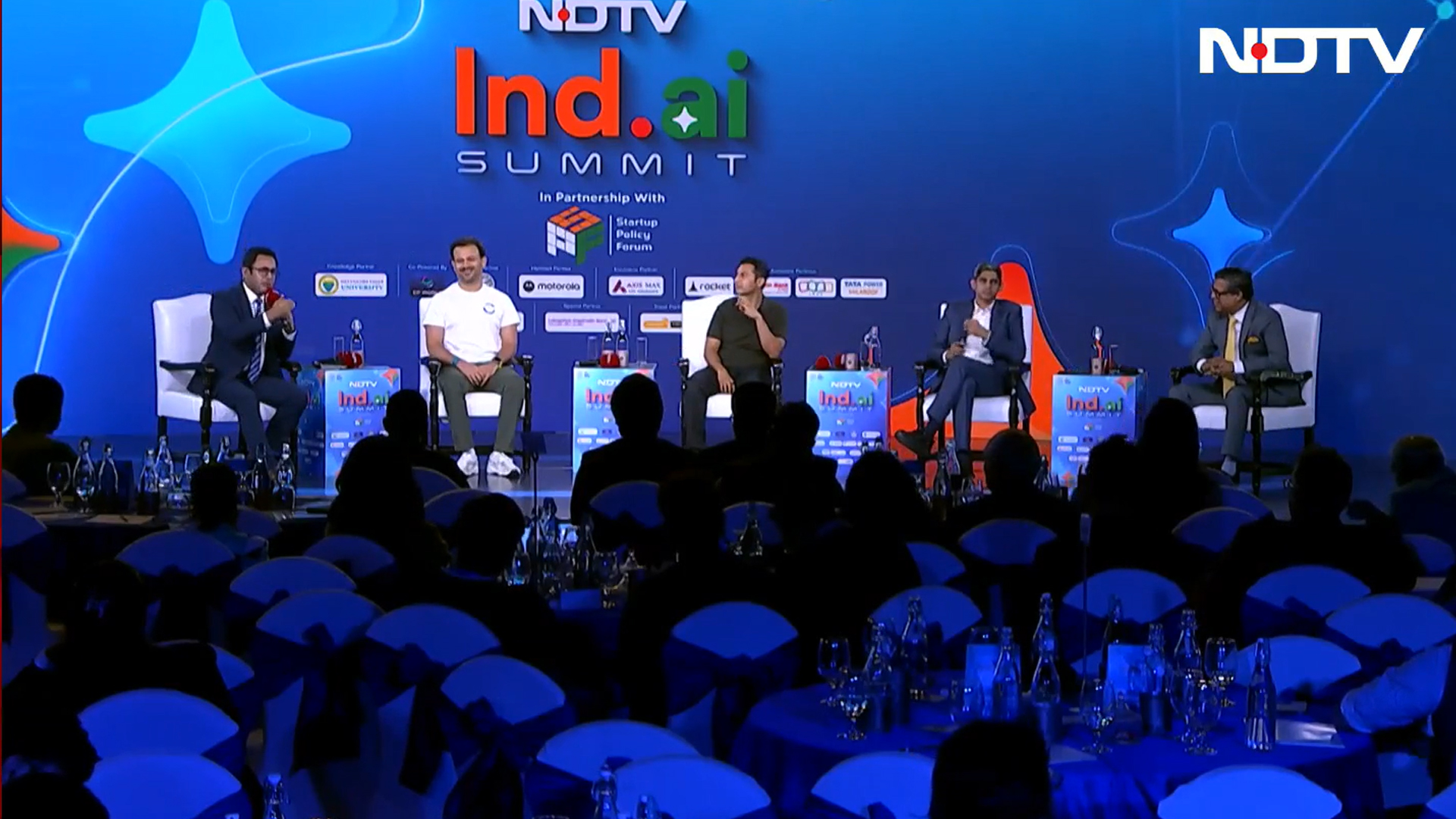 Crossing Into AI Adoption With Manu Lavanya, COO, AMLI, Cars24, Gabit & Elevent Labs