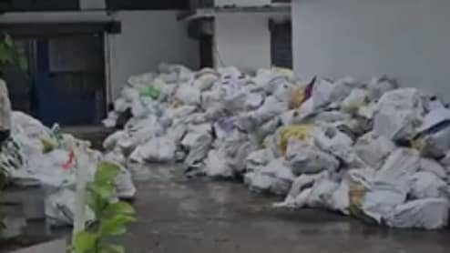 पुणे विश्वविद्यालय की बड़ी लापरवाही: बारिश में भीगीं लाखों आंसर शीट, क्या खराब होगी छात्रों की साल भर की मेहनत