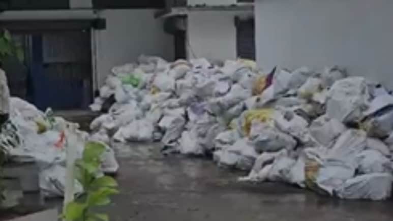 पुणे विश्वविद्यालय की बड़ी लापरवाही: बारिश में भीगीं लाखों आंसर शीट, क्या खराब होगी छात्रों की साल भर की मेहनत