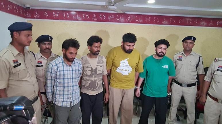 पाकिस्तान से मंगाकर CG में खपाया जा रहा हेरोइन चिट्टा, बड़े तस्कर का था कनेक्शन, पुलिस ने प्लानिंग के साथ 4 को पकड़ा &nbsp;&nbsp;