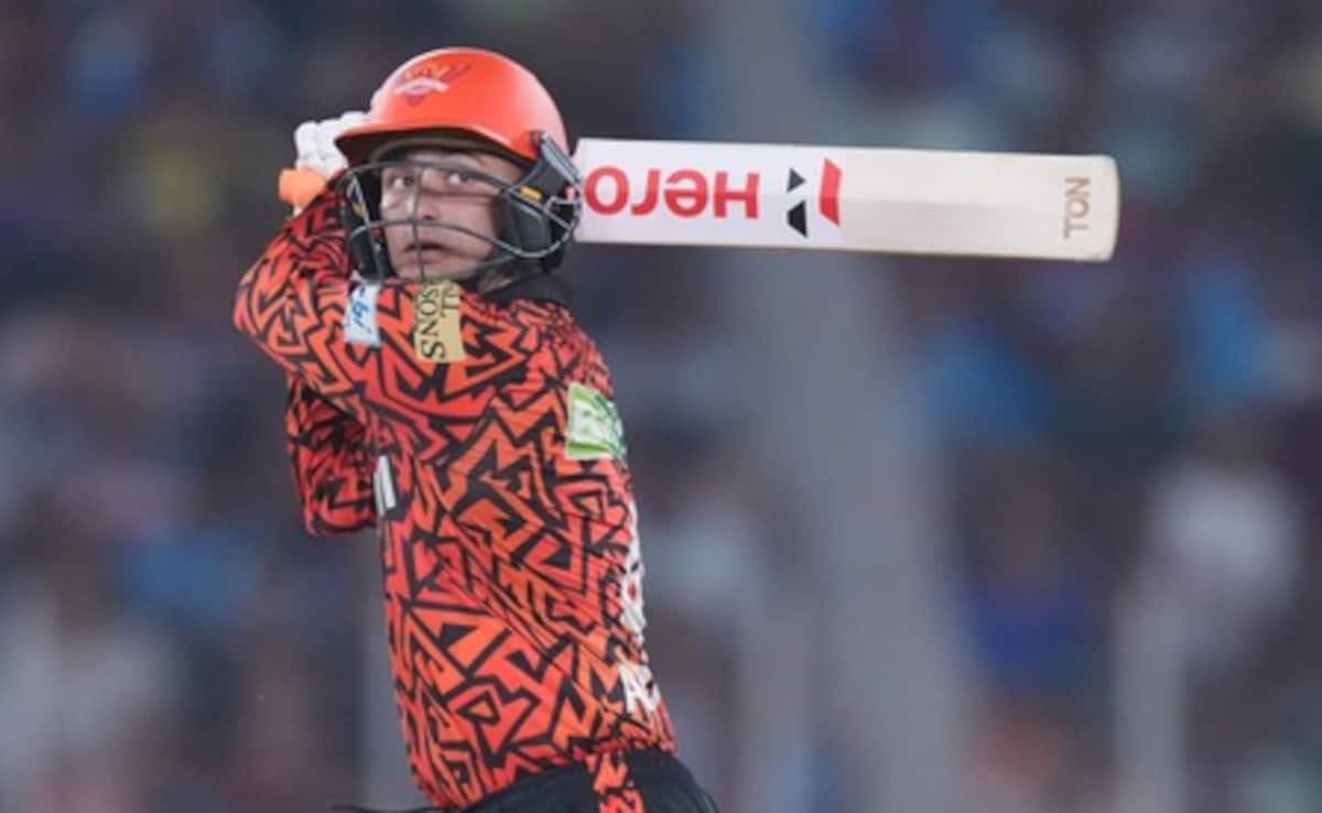 SRH के धुरंधर अभिषेक शर्मा की नजर स्पेशल सेंचुरी पर, इस दिग्गज के क्लब में मारेंगे एंट्री