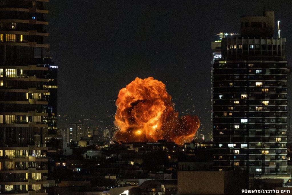 खामेनेई की हत्या के बाद अब ईरान में किसके हाथ में है ताकत?