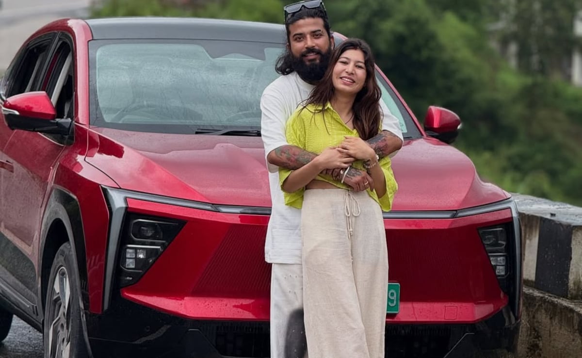 कौन है अनुराग डोभाल की वाइफ रितिका, फैन से बनीं पत्नी, बनने वाले थे पहले बच्चे के पेरेंट्स, देखें 5 तस्वीरें