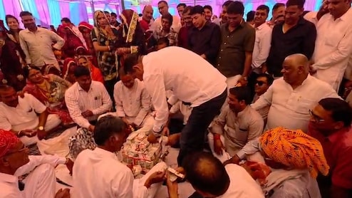 सीकर में NRI मामा ने भरा 1 करोड़ का मायरा, 51 लाख नकद, 21 लाख की ज्वेलरी सहित दिया कीमती सामान