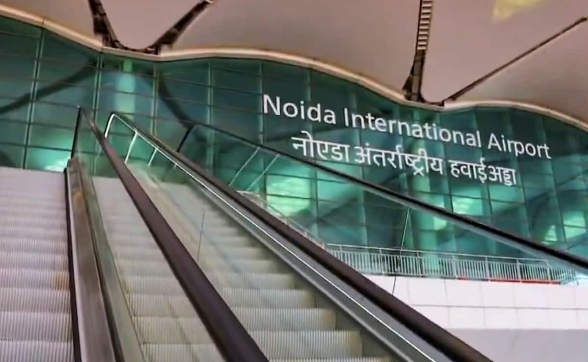 कोहरे में भी सुरक्षित लैंडिंग, लंबा रनवे और हाई‑टेक टर्मिनल… आज से शुरू हो रहा नोएडा इंटरनेशनल एयरपोर्ट, जानें इसके बारे में