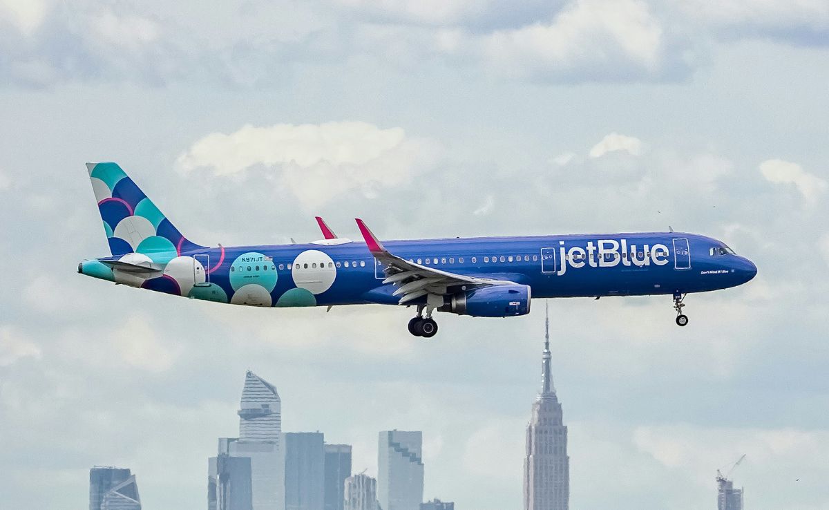 JetBlue Sued For Allegedly Giving Passenger Dry Ice Instead Of Ice Pack