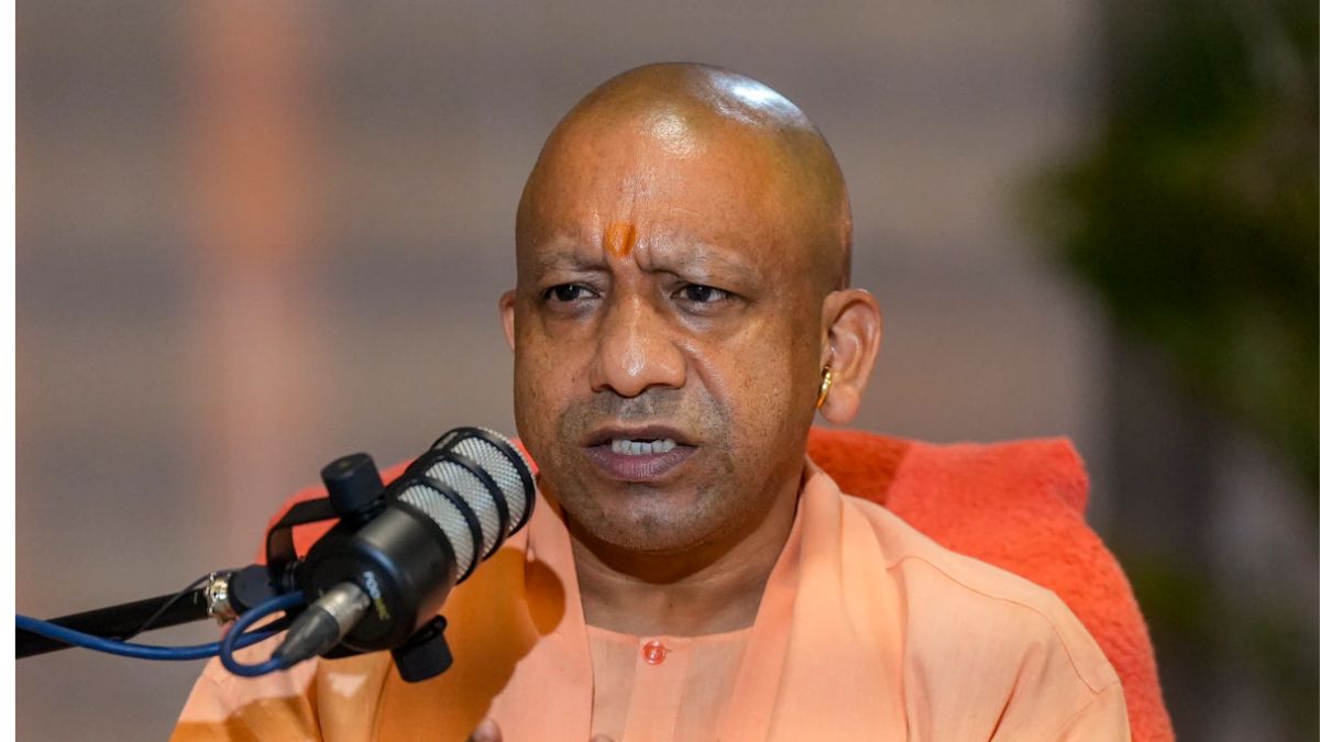 UP दरोगा परीक्षा में पंडित वाले विवाद पर पहली बार बोले सीएम योगी, 'किसी भी जाति-पंथ का अपमान न करें'