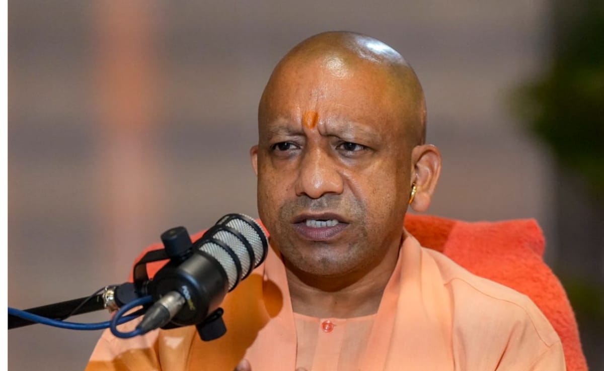 UP दरोगा परीक्षा में पंडित वाले विवाद पर पहली बार बोले सीएम योगी, 'किसी भी जाति-पंथ का अपमान न करें'