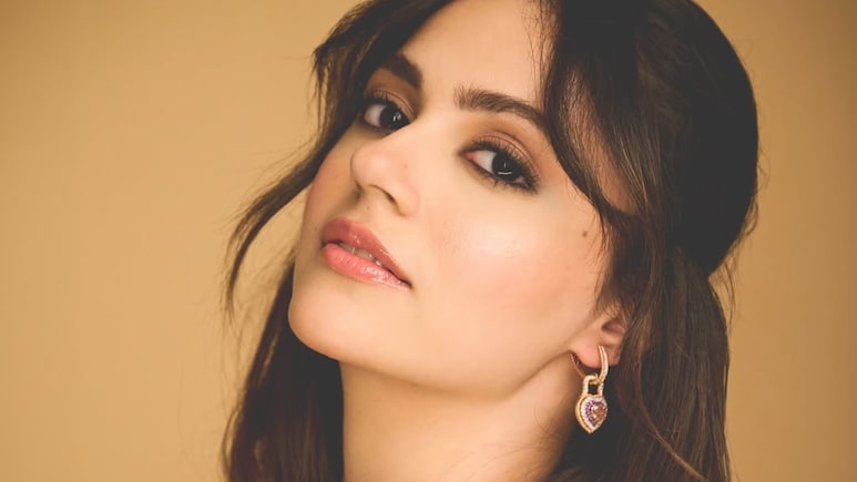 अनीत पड्डा नहीं बन रहीं मधुबाला, फैन्स को था फर्स्ट लुक का इंतजार लेकिन झूठ निकली खबरें