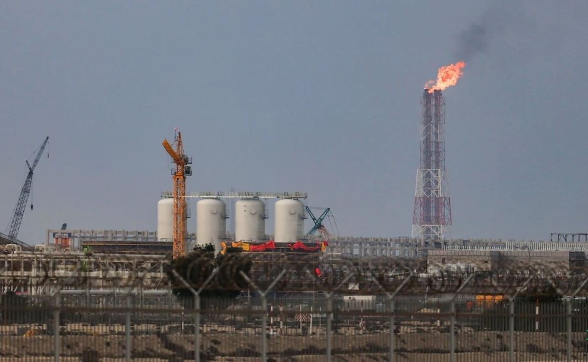 खाड़ी युद्ध ने तेल और गैस की कीमतों में लगाई आग, पूरा दुनिया में लड़खड़ा गई सप्लाई चेन