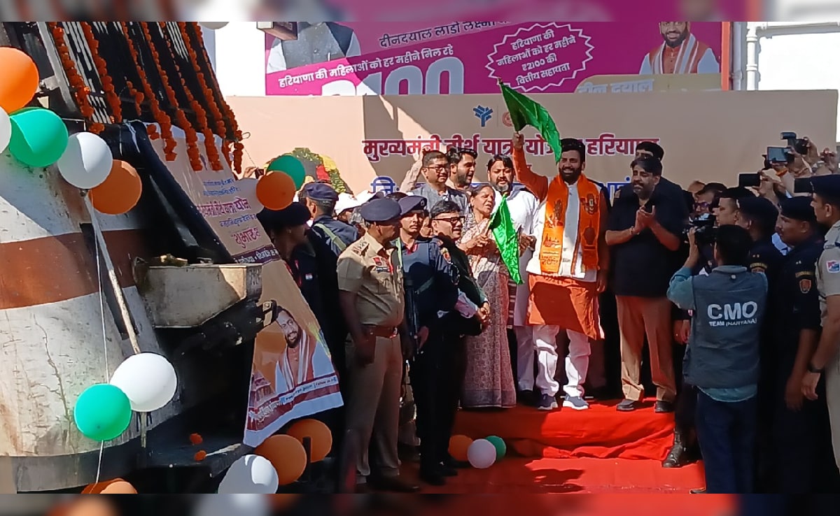 7 जिलों के 700 बुजुर्गों को लेकर अंबाला से अयोध्या रवाना हुई स्पेशल ट्रेन,सीएम नायब सैनी ने दिखाई हरी झंडी