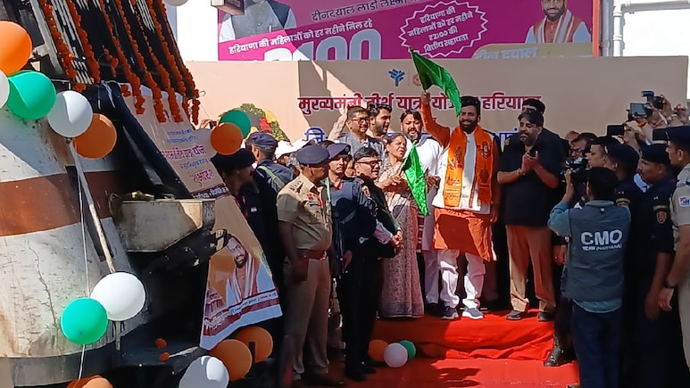 7 जिलों के 700 बुजुर्गों को लेकर अंबाला से अयोध्या रवाना हुई स्पेशल ट्रेन,सीएम नायब सैनी ने दिखाई हरी झंडी