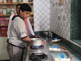 Nanded: 35 जणांचं कुटुंब पण घरात एकही सिलिंडर नाही;नांदेडच्या शेतकऱ्याने शोधला असा काही मार्ग की सारं गाव थक्क