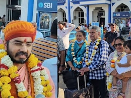 दुबई में फंसे संत अमृत राज महाराज के साथ 120 श्रद्धालु लौटे जोधपुर, बताया- होटल मालिक कर रहे थे शोषण