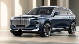 VinFast Unveils Lac Hong 800S And 900S Luxury EVs; Restructures Portfolio