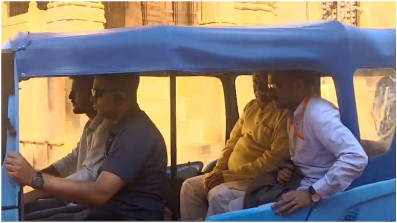 जैसलमेर: सोनार किले की गलियों में ई-रिक्शा पर निकले मोहन भागवत, 871 साल बाद होने वाले 'महासंगम' के बने साक्षी