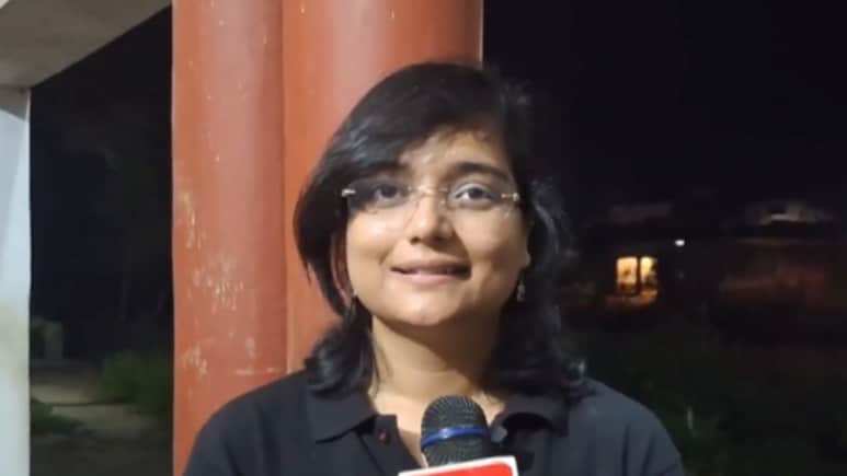 पेशे से डॉक्टर हैं UPSC में 301 रैंक लाने वालीं असली आकांक्षा सिंह, फर्जी दावे पर भी दिया जवाब