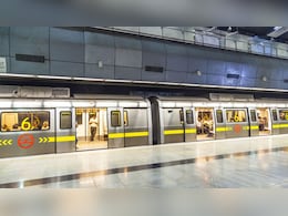 Delhi Metro Update: येलो लाइन पर फिर पटरी पर लौटी मेट्रो, देरी के बाद सेवाएं हुईं सामान्य, यहां जानें लेटेस्ट अपडेट