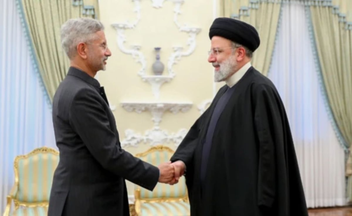 मिडिल ईस्ट में संकट के बीच डिप्लोमैटिक मिशन पर जुटे जयशंकर, ईरान के विदेश मंत्री से तीसरी बार फोन पर की बात