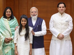 'आपके आभामंडल में अद्भुत पितृवत स्नेह', परिवार सहित पीएम मोदी से मिलकर बोले वरुण गांधी