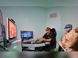 देश में पहली बार स्वास्थ्य शिविर में हुई रोबोटिक सर्जरी; शिवपुरी में केंद्रीय मंत्री सिंधिया ने देखा ऑपरेशन