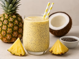 Pineapple Coconut Chia Smoothie Recipe: गर्मियों में पिएं शरीर को ठंडक और एनर्जी देने वाला यह हेल्थ ड्रिंक