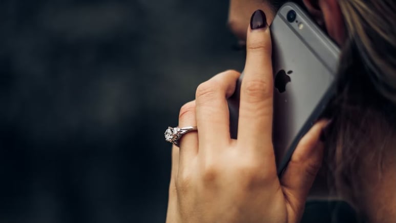 सावधान! अनजान नंबर से आए 'साइलेंट कॉल' तो भूलकर भी न बोलें 'Hello', खाली हो सकता है बैंक खाता