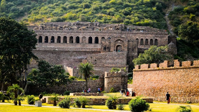 Inside Bhangarh Fort, One Of India's Most Haunted Places Everyone Wants To Visit