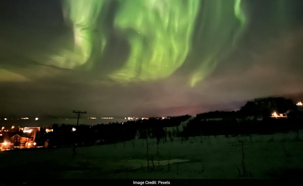 Study Reveals March Equinox "Effect" And Solar Activity Boost Chances Of Seeing Northern Lights