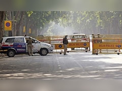 Delhi Traffic Advisory: नवरात्रि के चलते दिल्ली में ट्रैफिक अलर्ट, इन रास्तों पर लग सकता है भारी जाम, निकलने से पहले जान लें